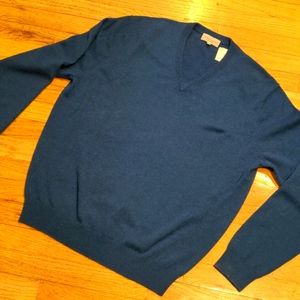 NWT Neiman Marcus Cloud Cashmere V-Neck